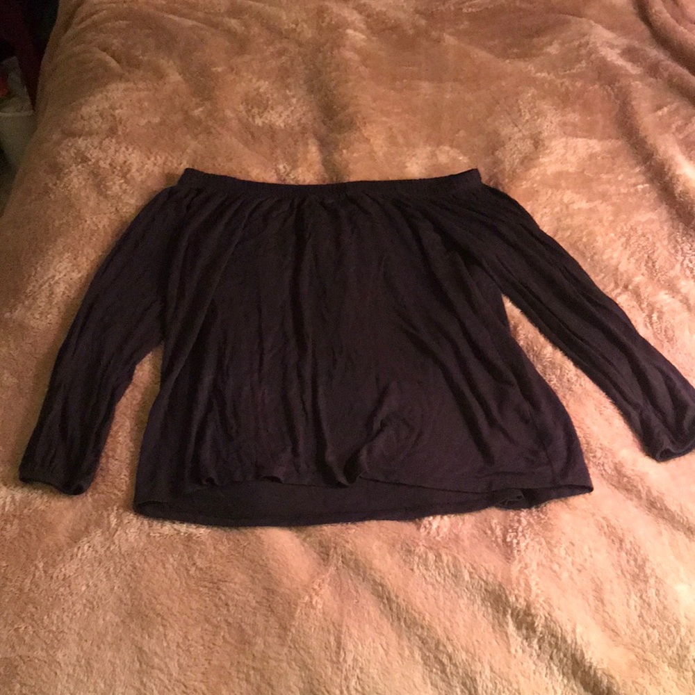 Off shoulder hollister black top